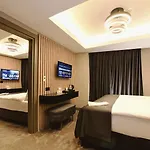 Mery Hotel *